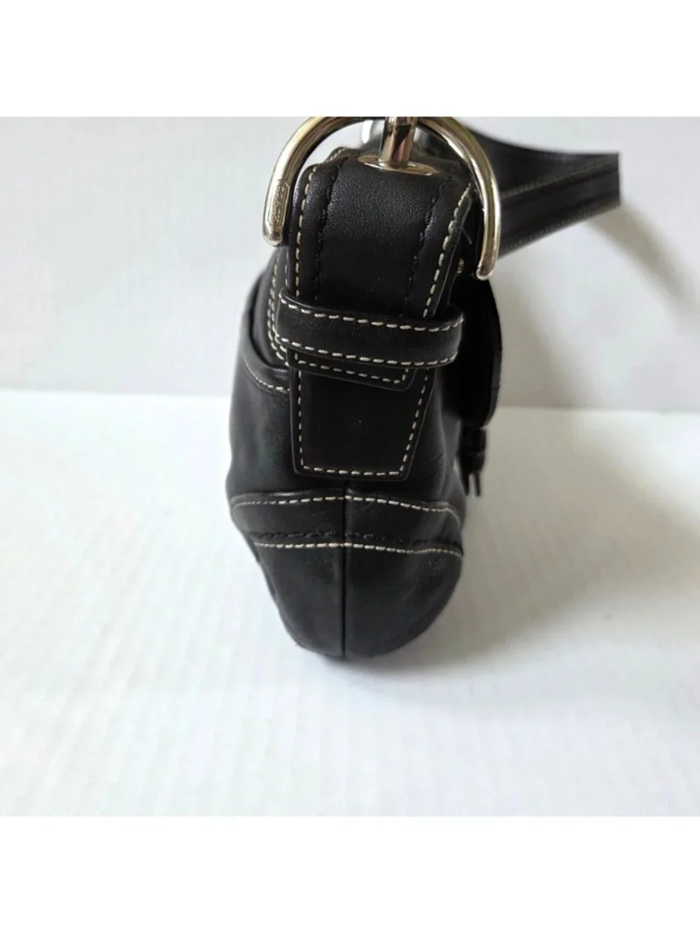 Vintage Coach Soho Black Leather Flap Shoulder Bag F10909 Y2K Contrast Stitching